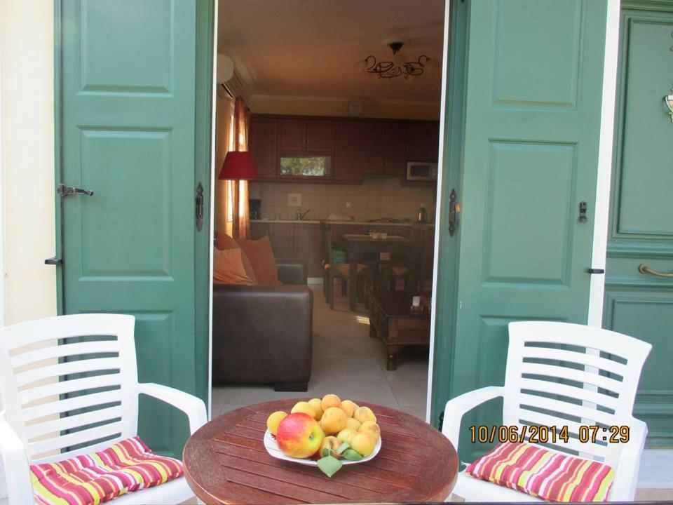 Coastline Villa Petra  Luaran gambar