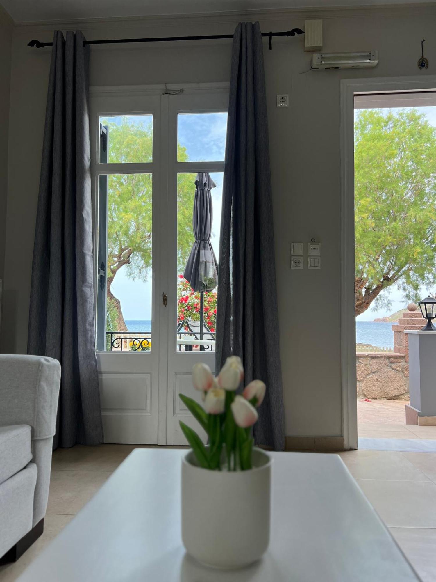 Coastline Villa Petra  Luaran gambar