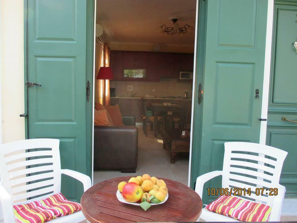 Coastline Villa Petra  Luaran gambar